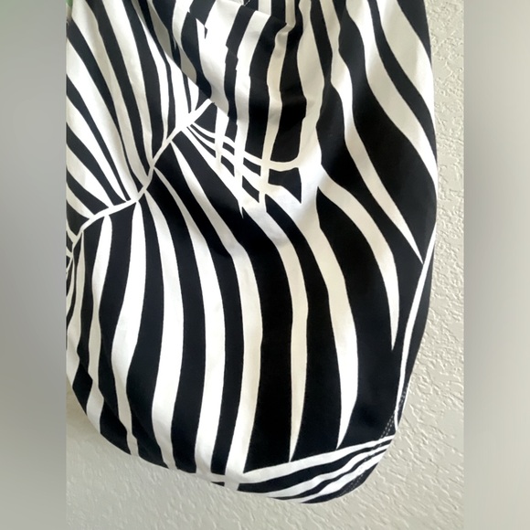 Tommy Bahama grand palm swimsuit - Picture 7 of 7